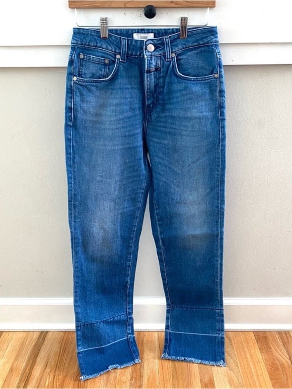 Closed Denim Glow Italian Blue Jeans Medium Wash Raw Edge Candiani Size 27 Small